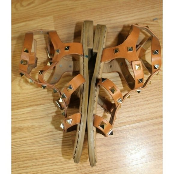 New Tan Strap Gold Studded Gladiator Forever Sandals Size: 5" 1/2 - Picture 6 of 7